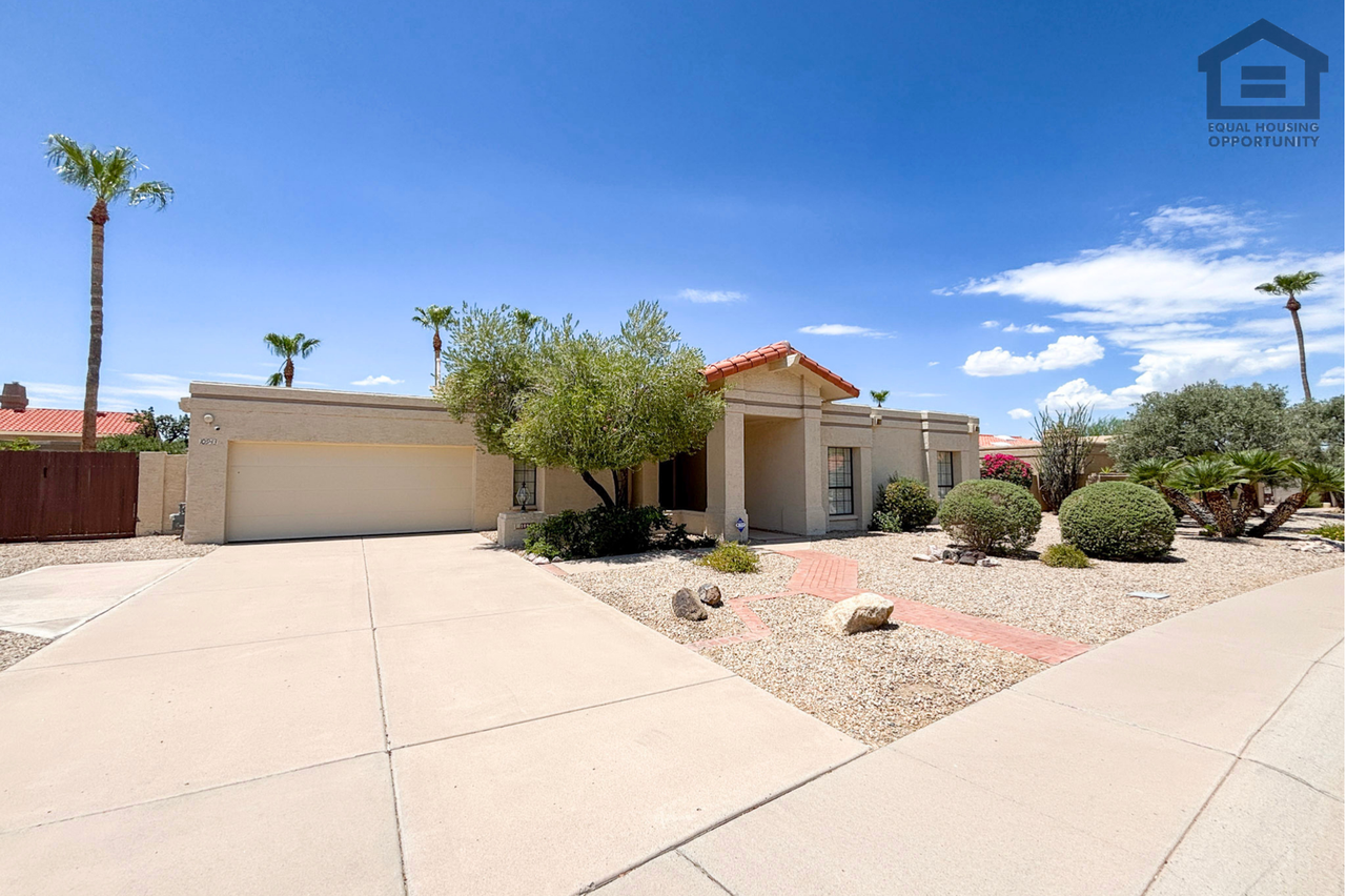 10943 E Palomino Rd - Photo 3 of 50