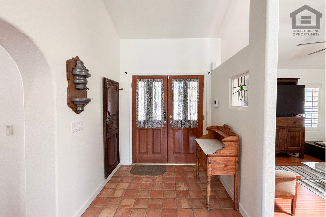 10943 E Palomino Rd - Photo 5 of 50