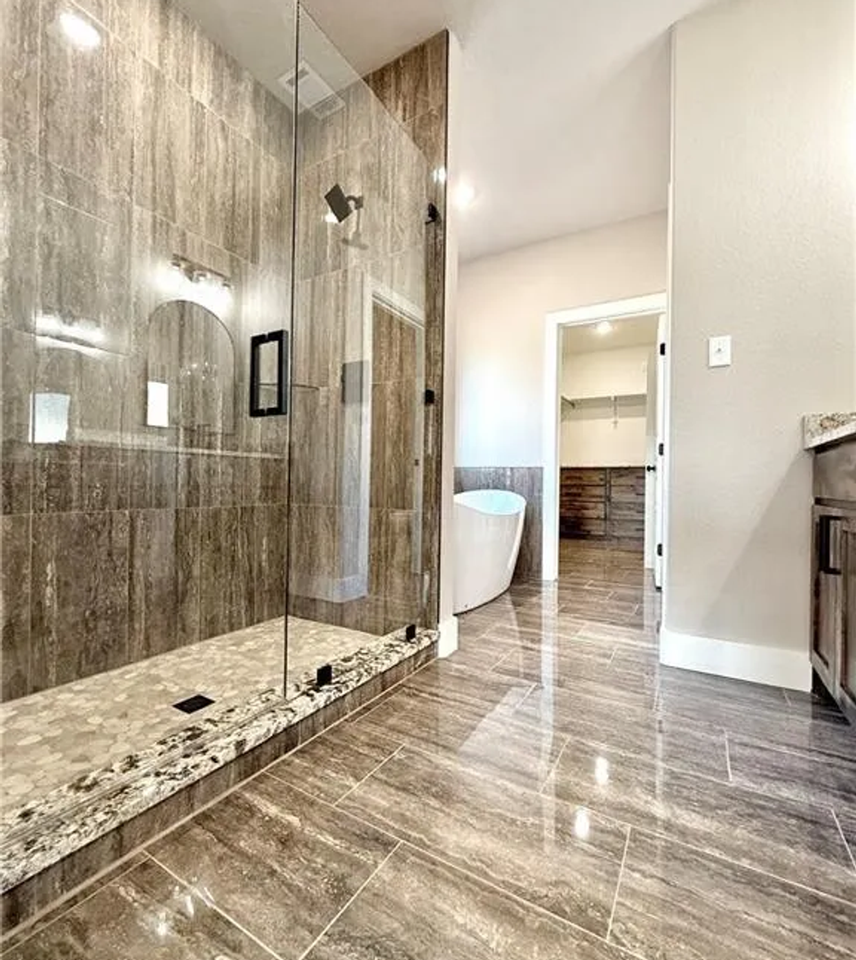 740 Powderhorn Cir - Photo 2 of 9