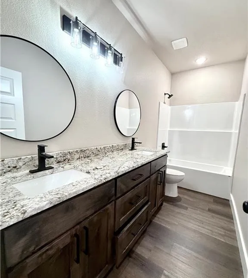 740 Powderhorn Cir - Photo 4 of 9