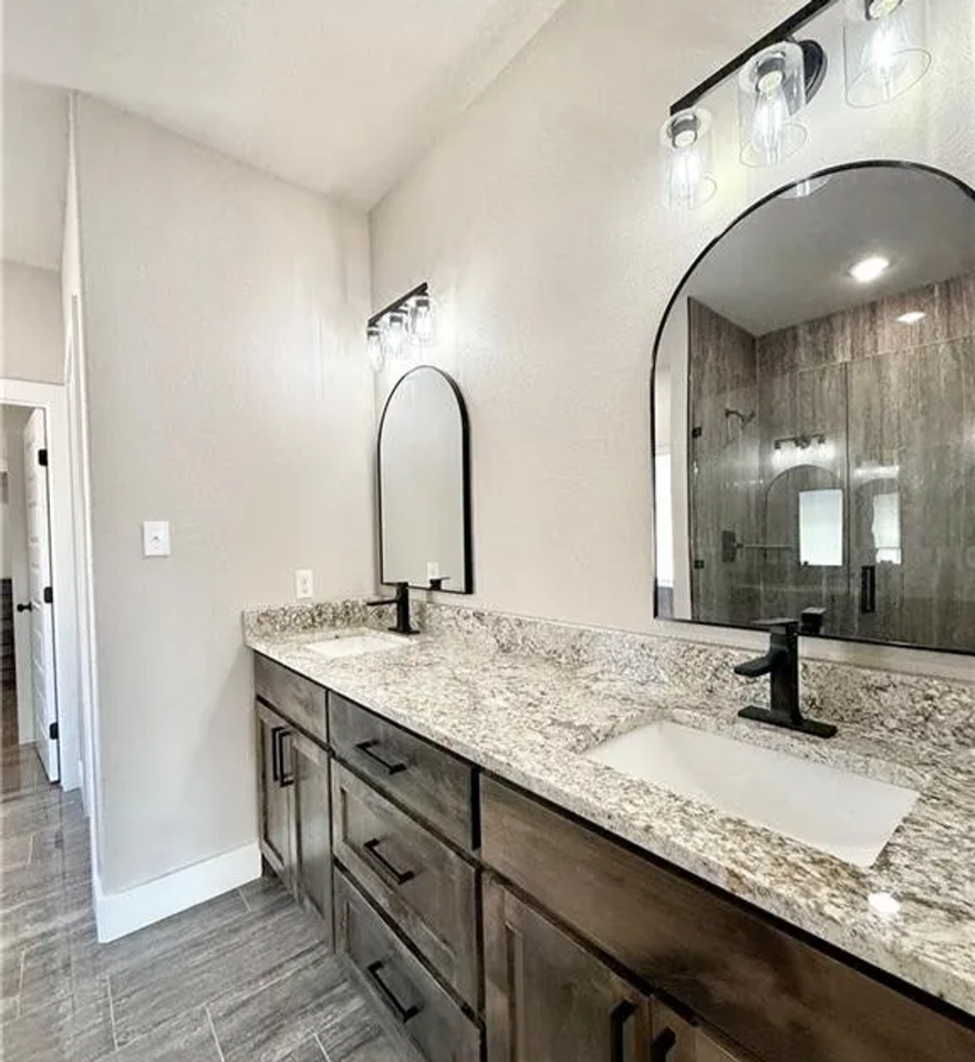 740 Powderhorn Cir - Photo 6 of 9
