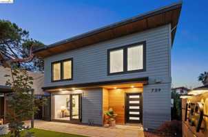 featured image of 739 61st St