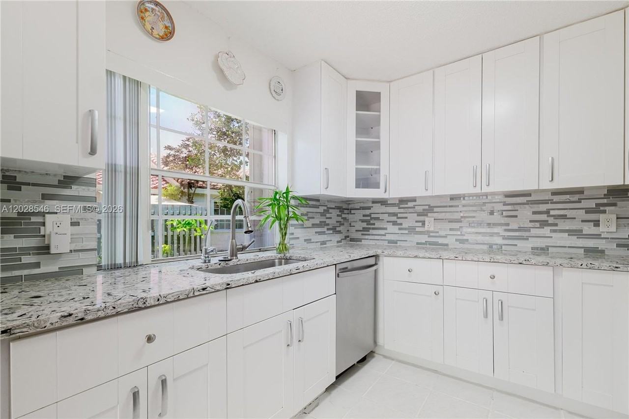 1482 Springside Dr - Photo 3 of 15