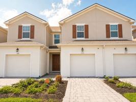 featured image of 1043 Spring Palms Loop