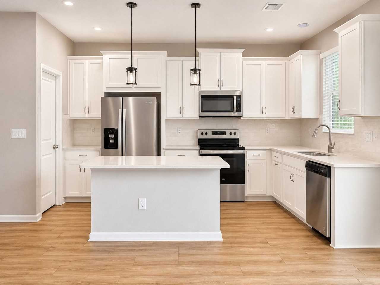 1043 Spring Palms Loop - Photo 2 of 16