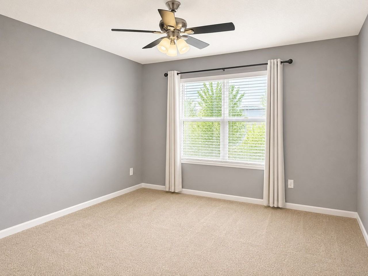 1043 Spring Palms Loop - Photo 6 of 16