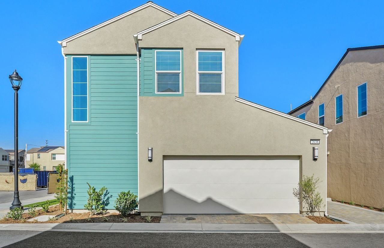 2638 E Lincoln Paseo - Photo 3 of 26