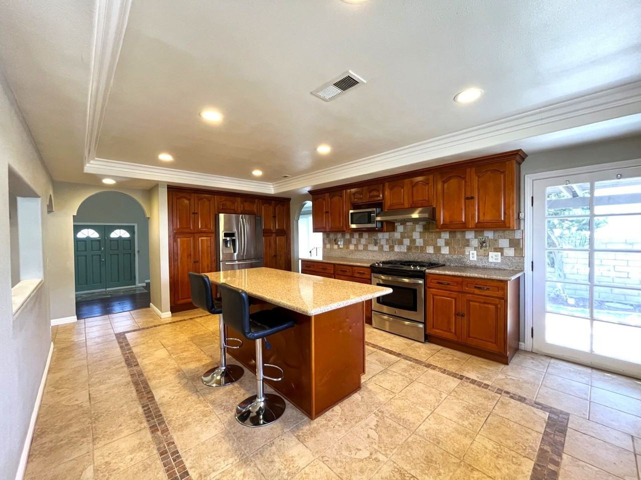 581 S Greenwich St - Photo 6 of 45