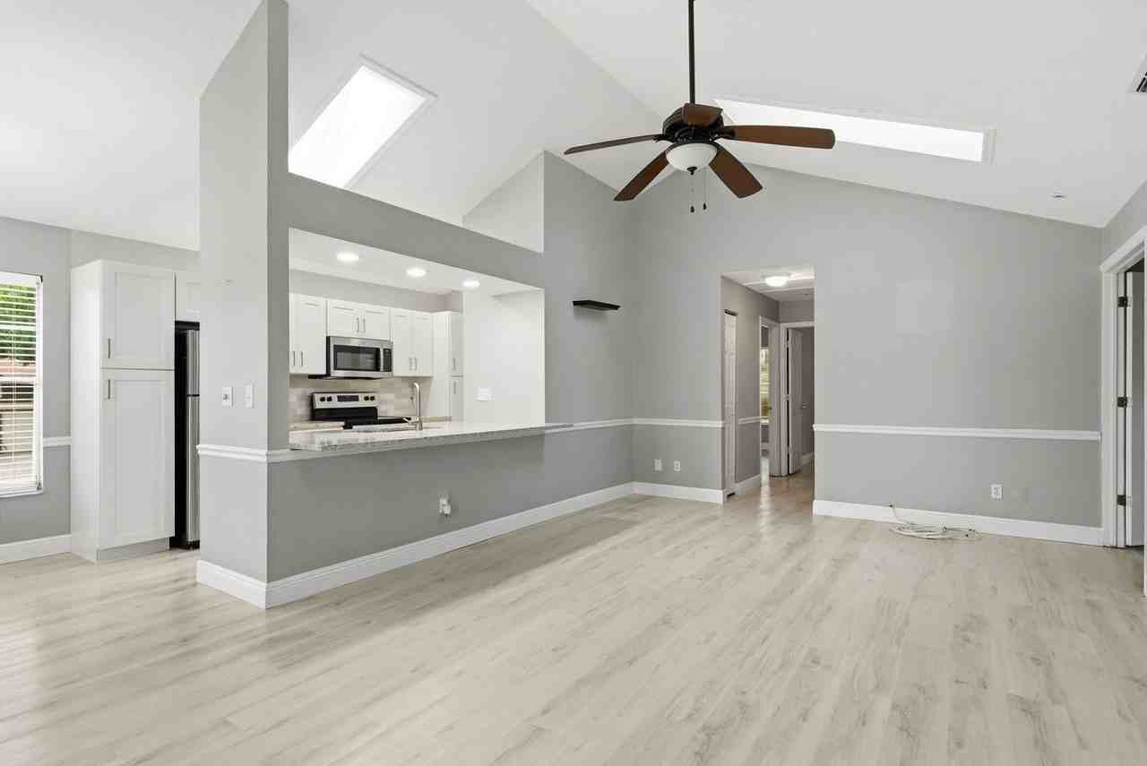 3726 Albion Ct - Photo 4 of 29