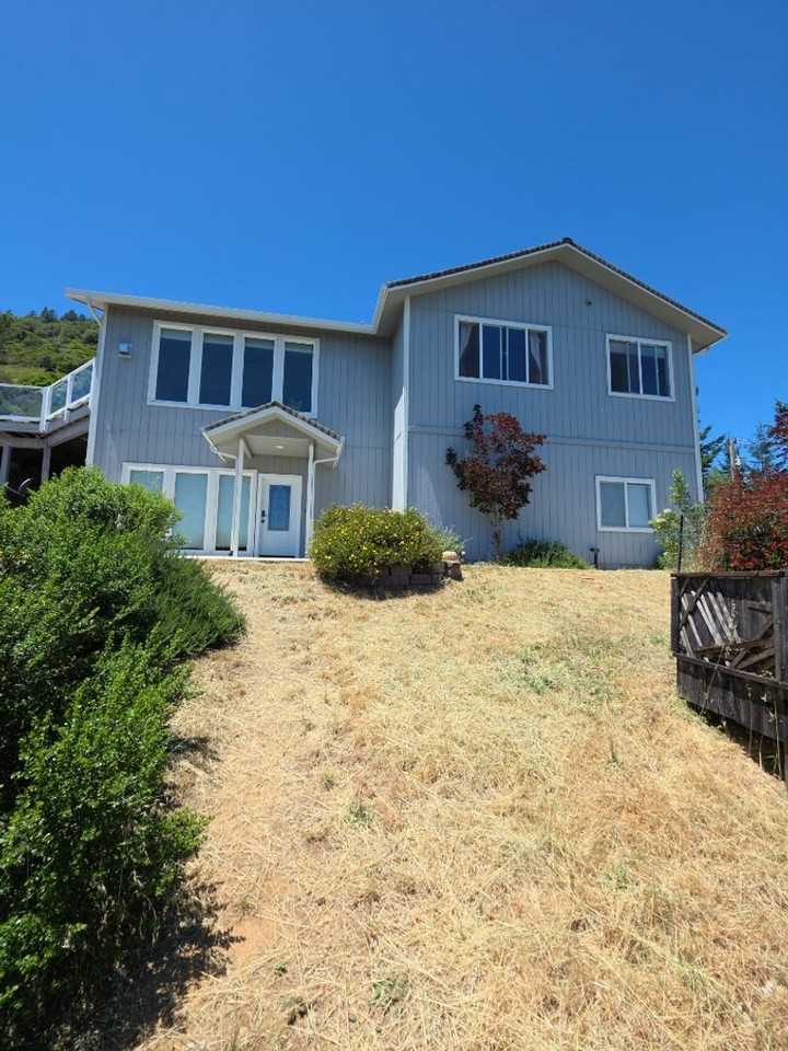 8115 Mountain Crest Dr