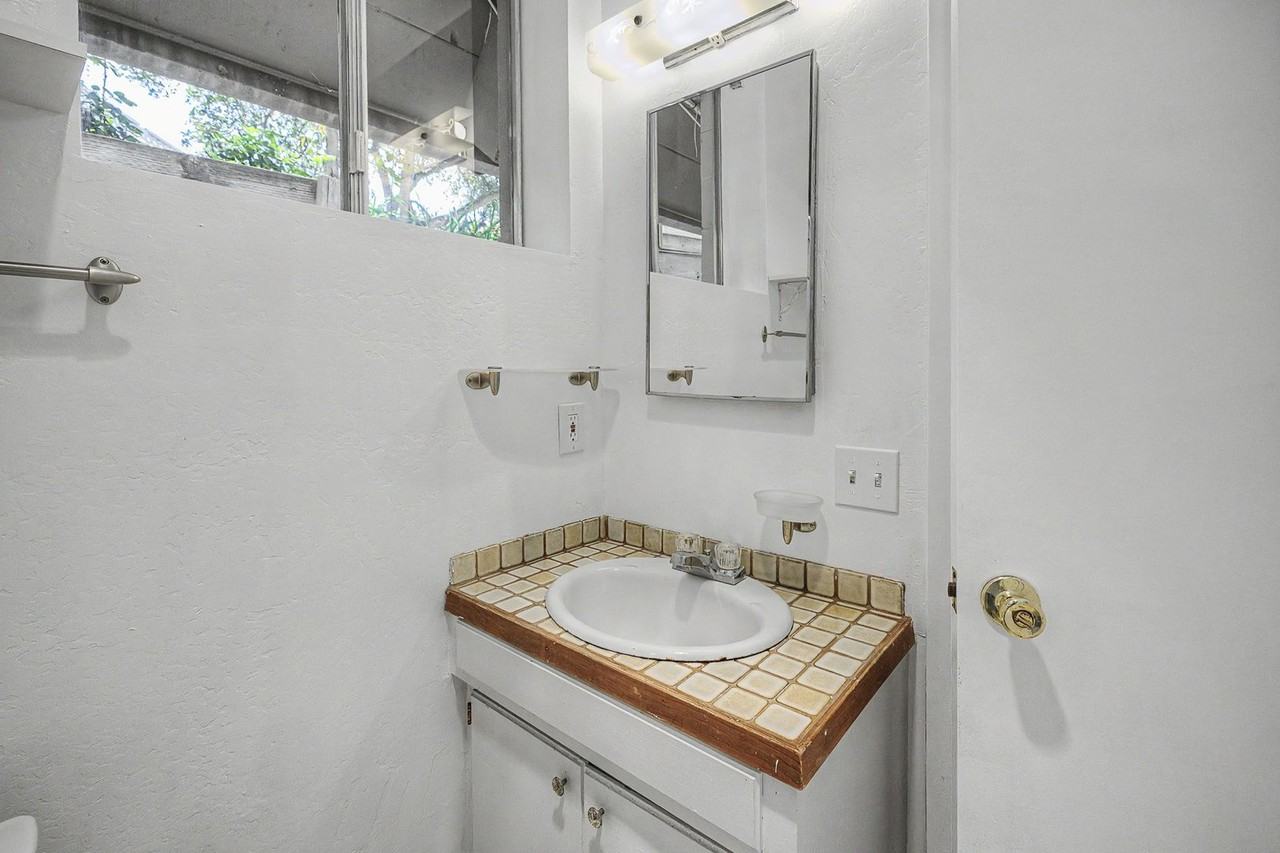 26185 Zdan Rd #B - Photo 4 of 10