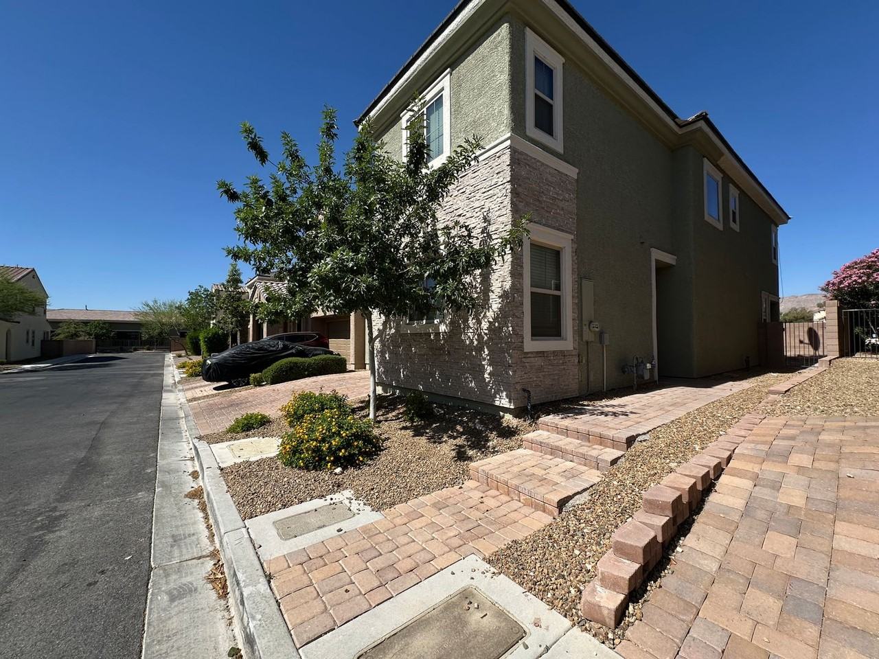 5869 Amber Mesa St - Photo 2 of 29