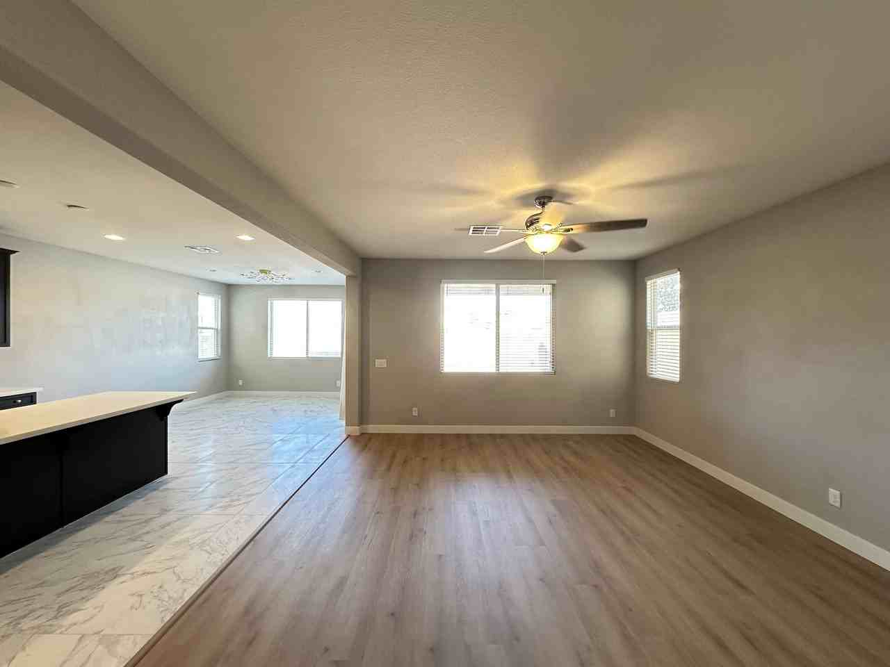 5869 Amber Mesa St - Photo 3 of 29
