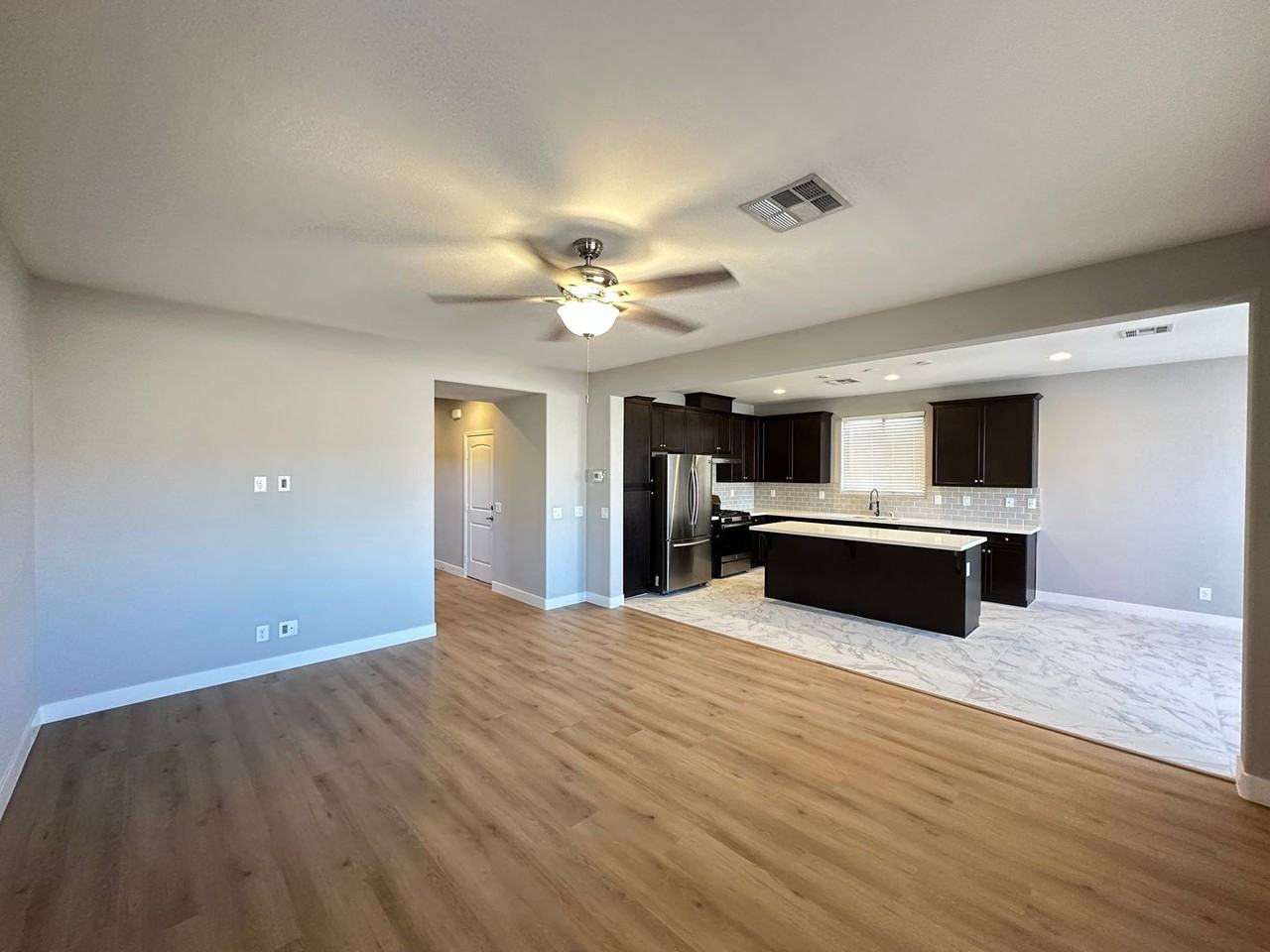5869 Amber Mesa St - Photo 4 of 29