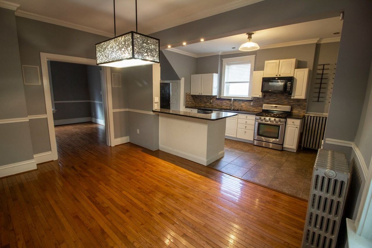 1034 Blendon Pl - Photo 4 of 27