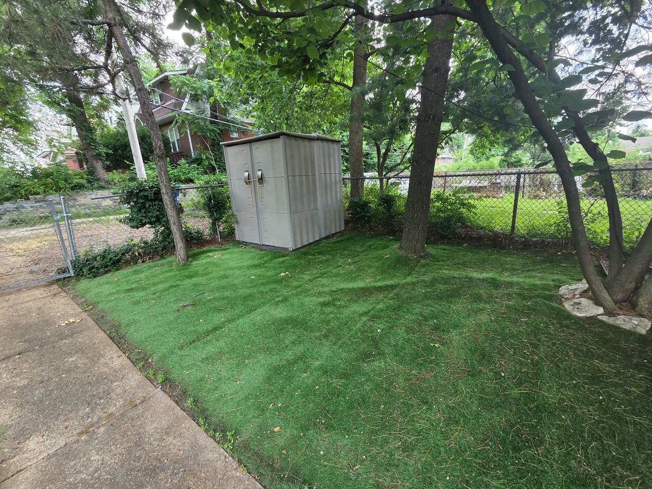 1034 Blendon Pl - Photo 7 of 27