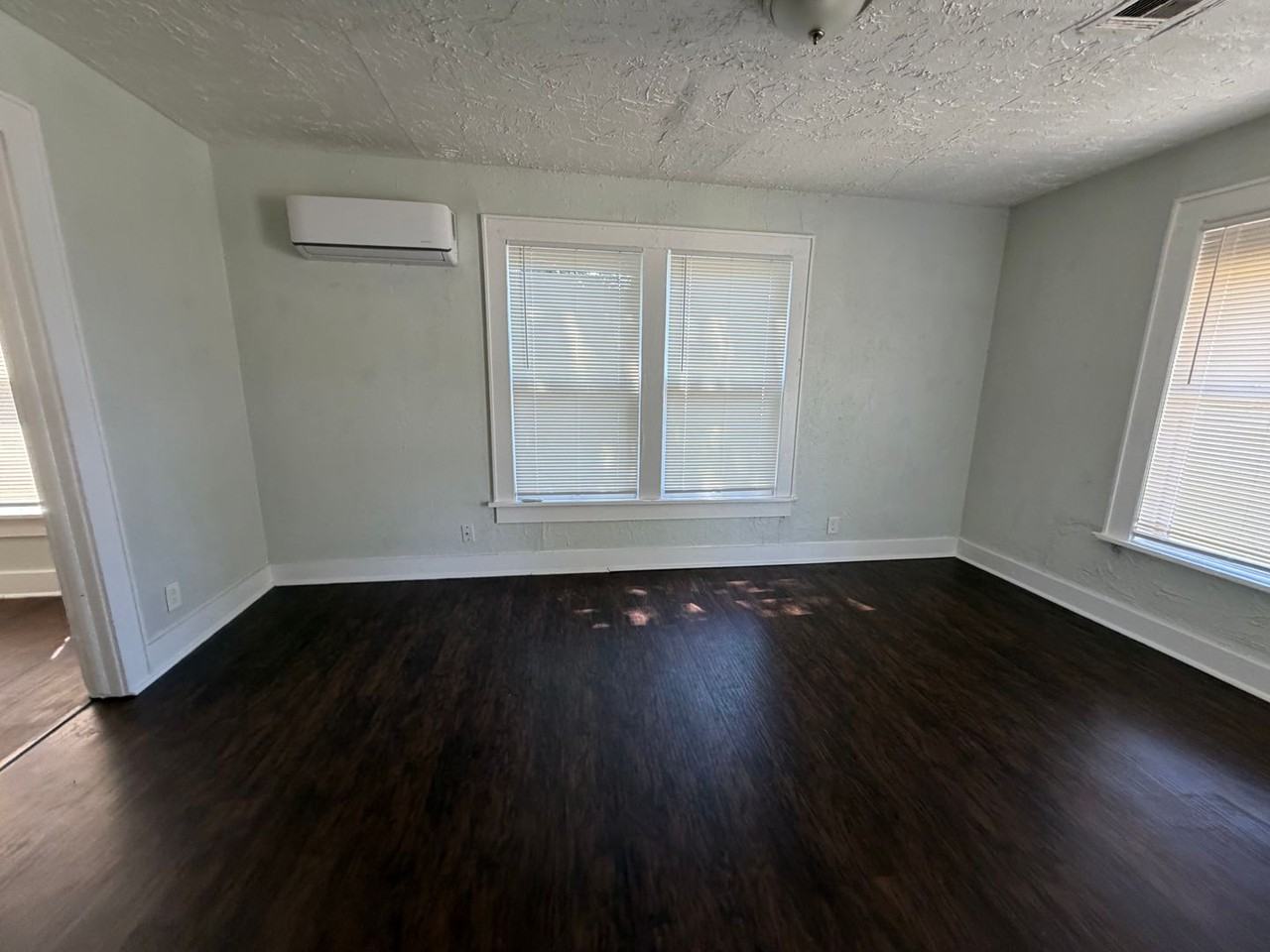 2946 Nw 13th St - Photo 3 of 19