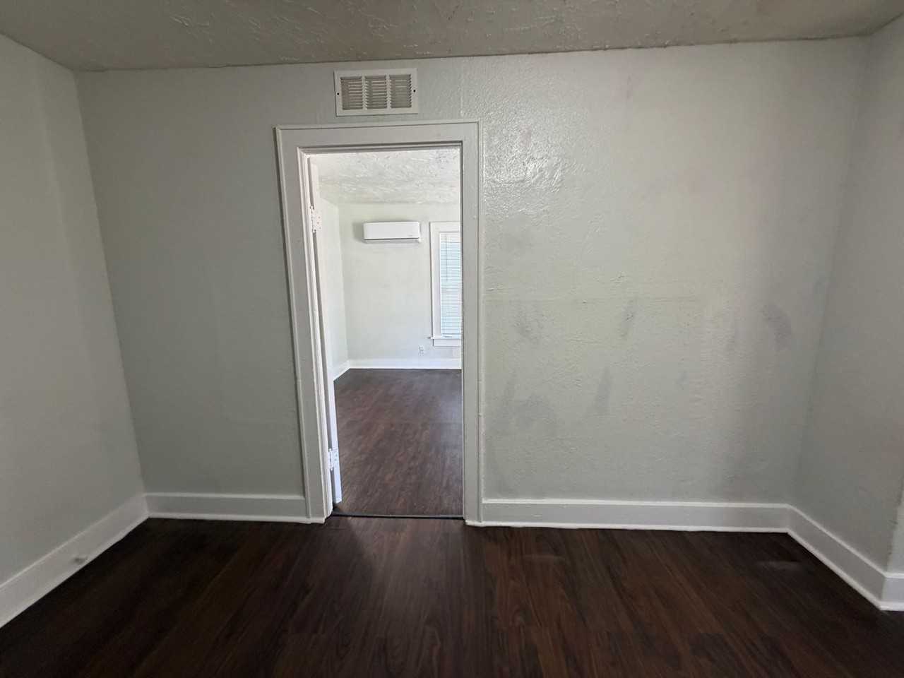 2946 Nw 13th St - Photo 4 of 19