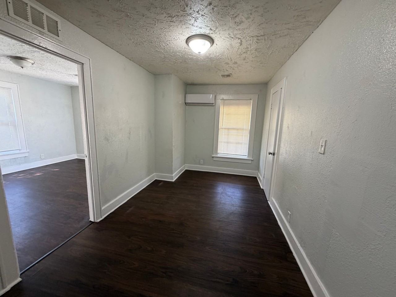 2946 Nw 13th St - Photo 5 of 19
