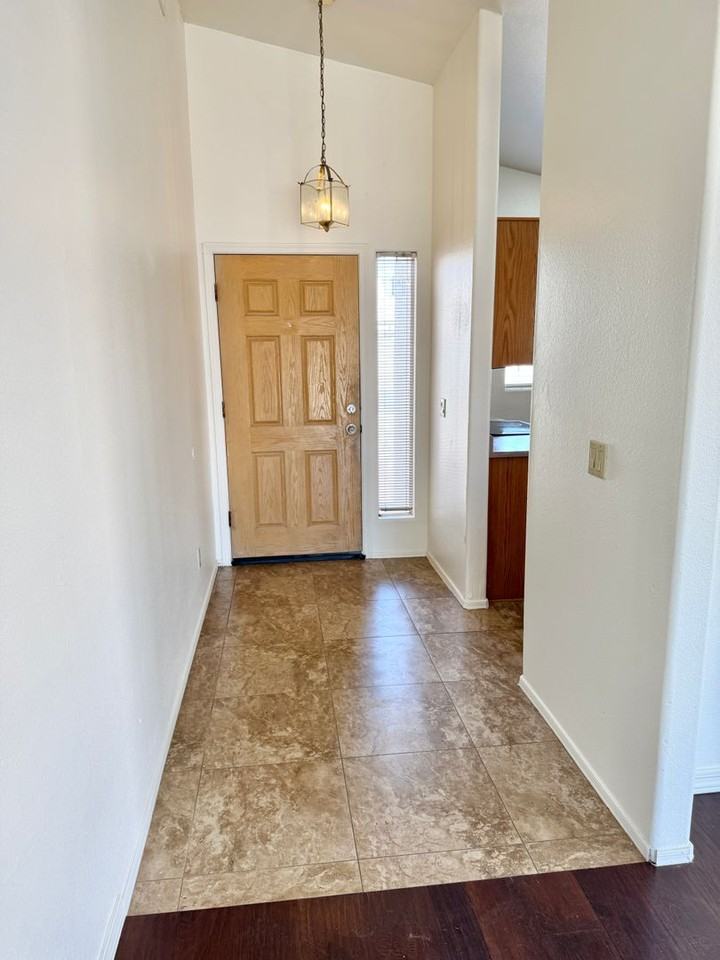 7707 W Rancho Dr - Photo 4 of 31