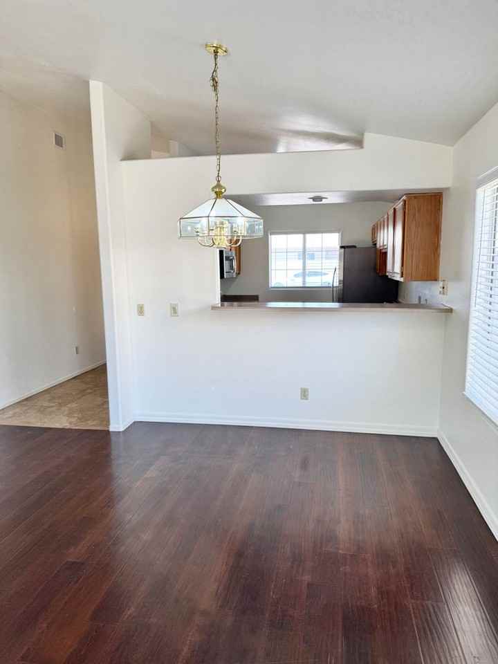 7707 W Rancho Dr - Photo 7 of 31