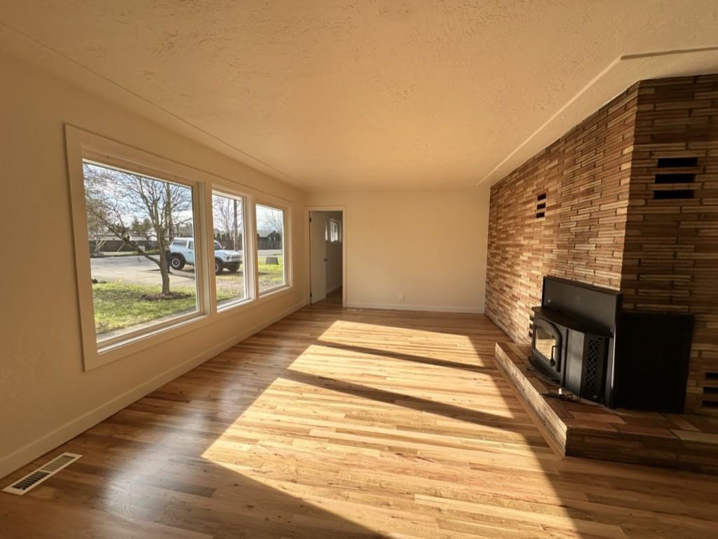 931 Chemawa Rd N #1 - Photo 4 of 26