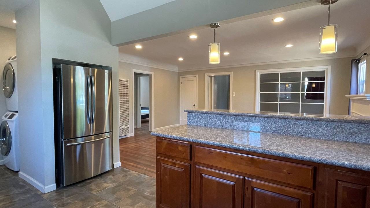 1044 Branham Ln - Photo 6 of 18