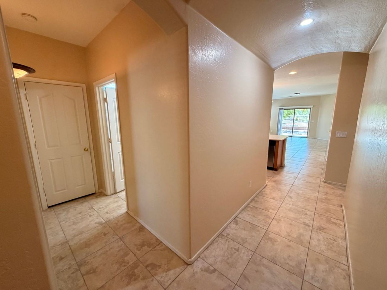 15227 W Jackson St - Photo 2 of 23