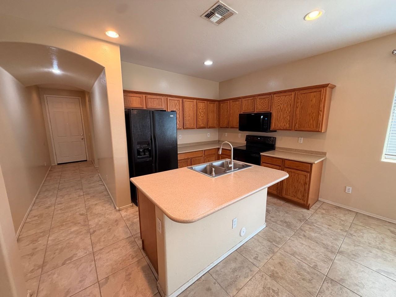 15227 W Jackson St - Photo 7 of 23