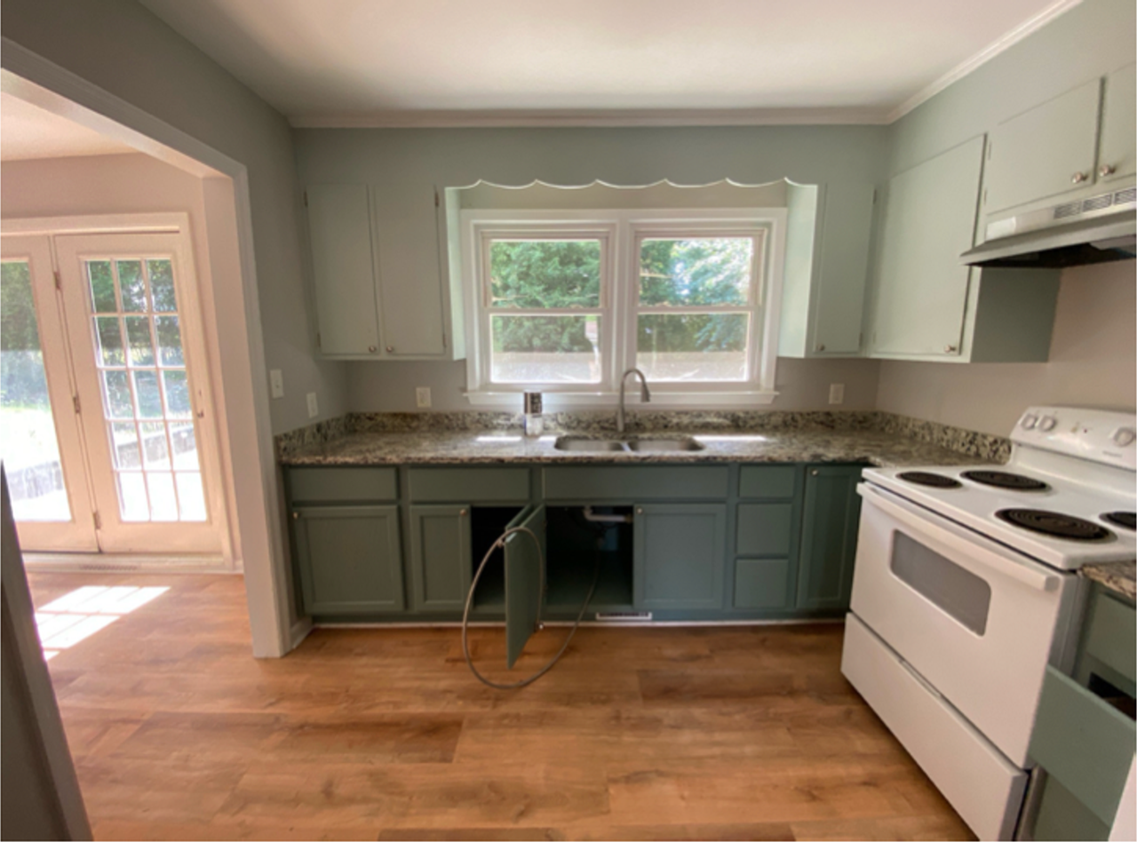 1008 Benning St - Photo 4 of 19