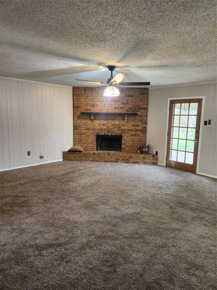 12419 Sparrow Ct - Photo 3 of 22
