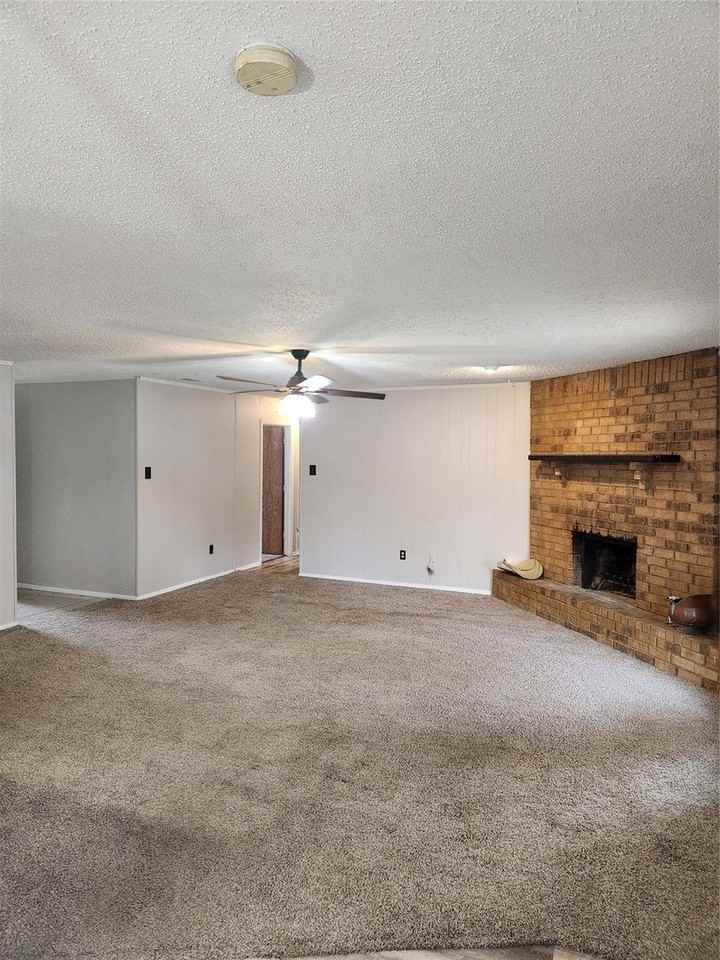 12419 Sparrow Ct - Photo 4 of 22