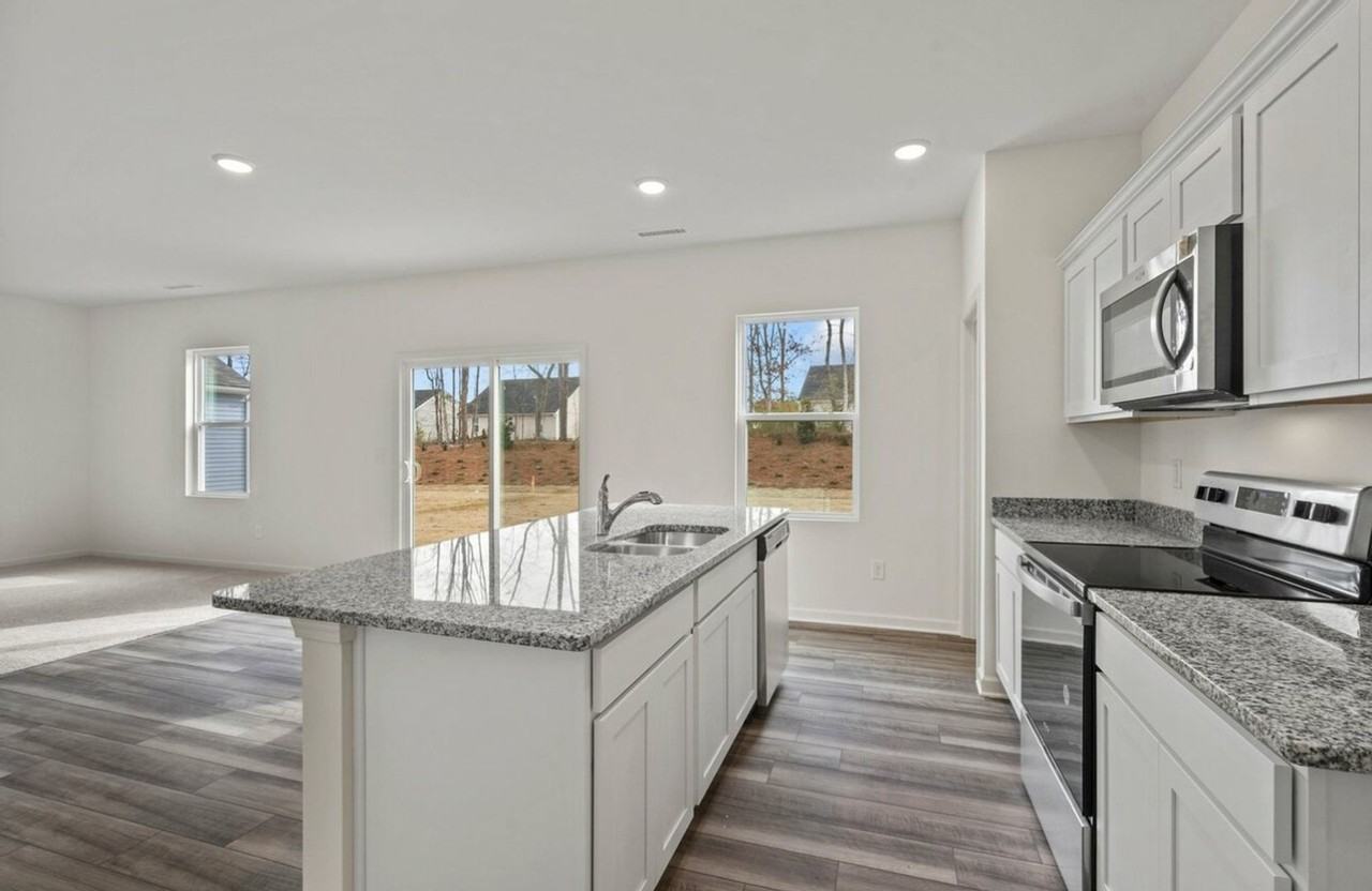 220 Bowen Way - Photo 3 of 28