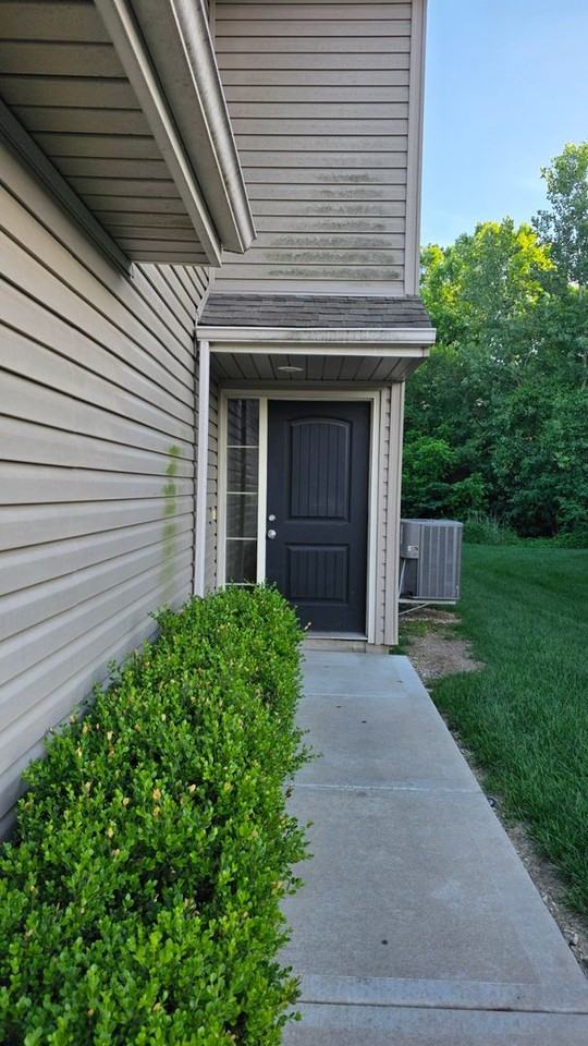 4301 Ne 83rd St - Photo 5 of 26