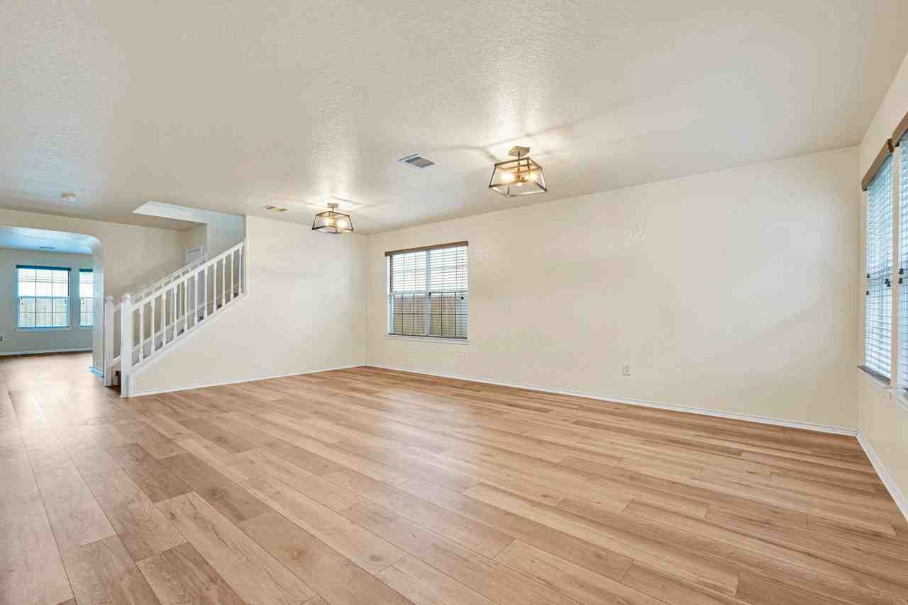 21103 Pearl Harvest - Photo 2 of 24