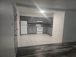 featured image of 2018 Vinewood Ln #03