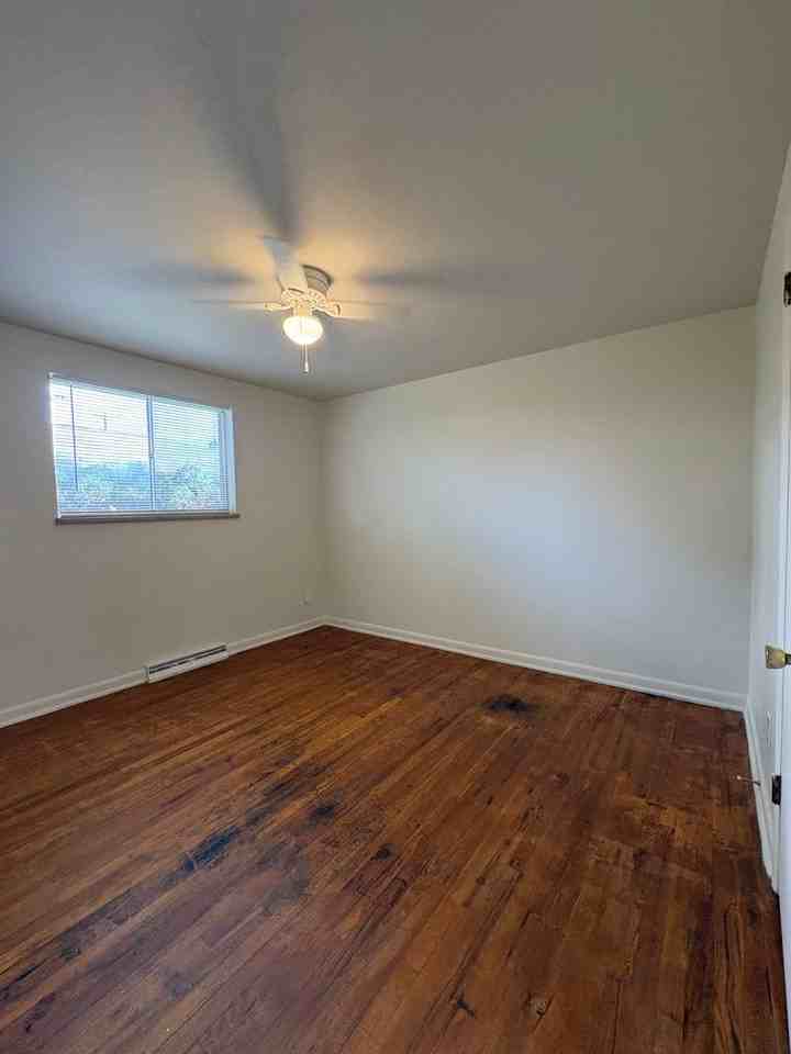Eight Place Apartments - Photo 5 of 13