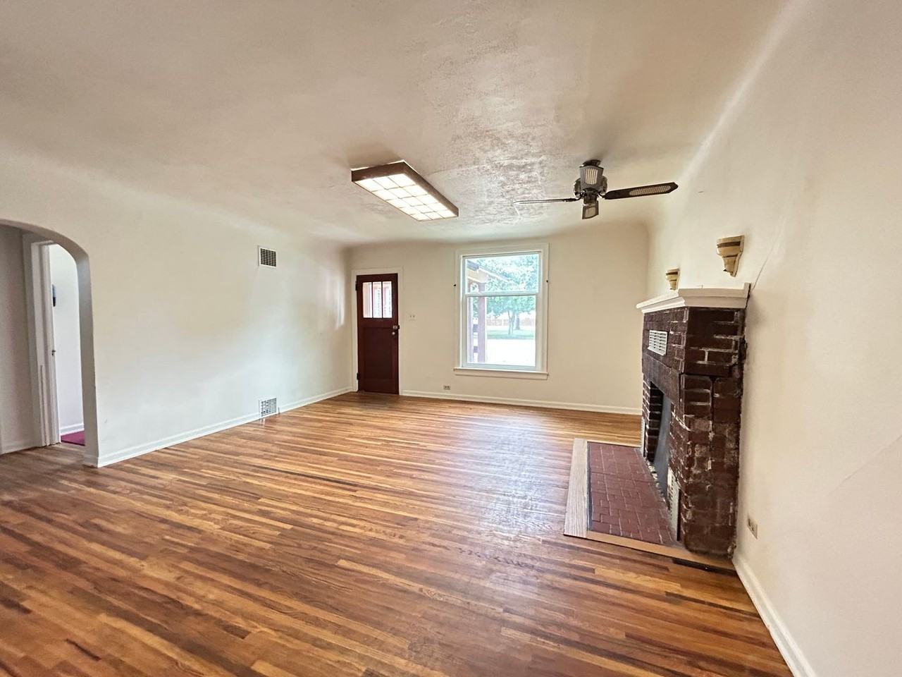 417 N 3rd St - Photo 5 of 28