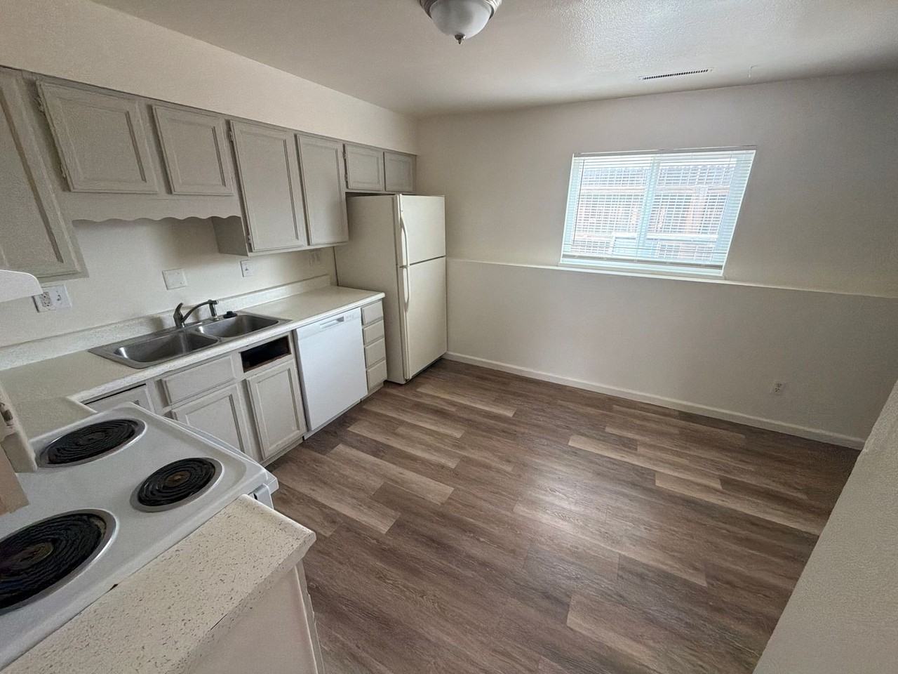 4457 E Pikes Peak Ave #4457 - Photo 2 of 28