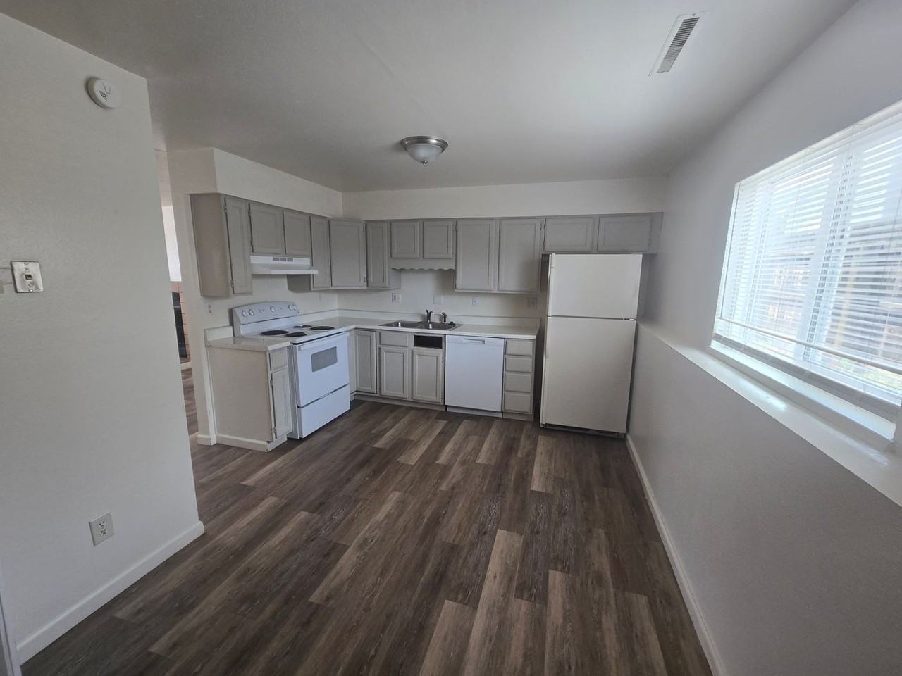 4457 E Pikes Peak Ave #4457 - Photo 3 of 28