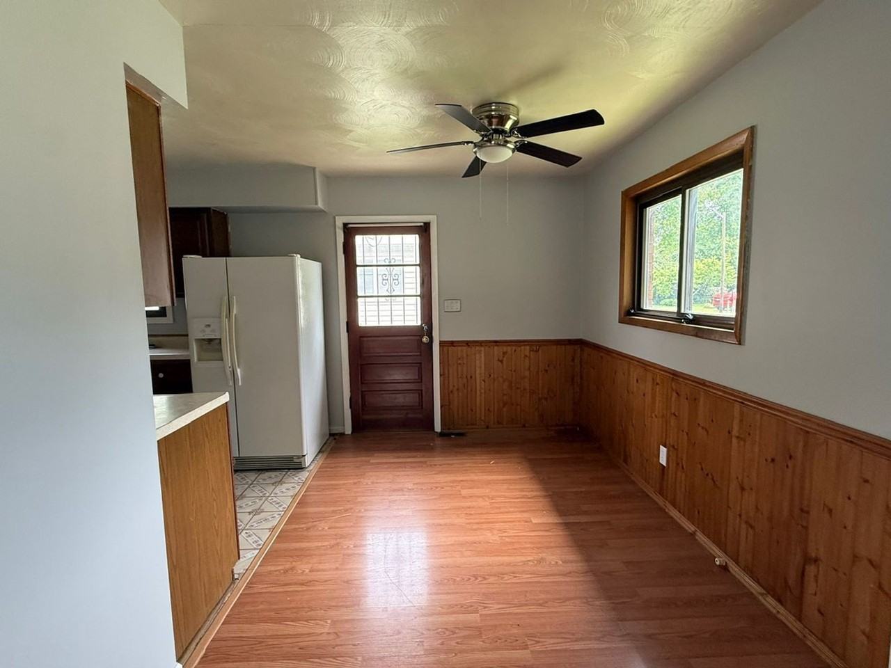 3702 Hoyt Ave - Photo 4 of 17
