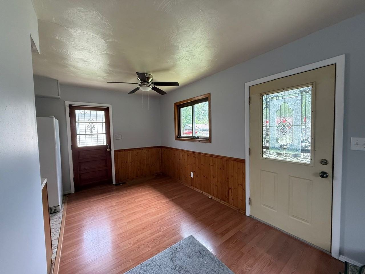 3702 Hoyt Ave - Photo 5 of 17