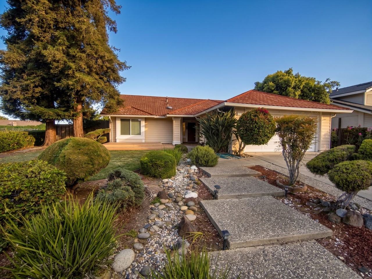 4653 Dinuba St - Photo 2 of 16