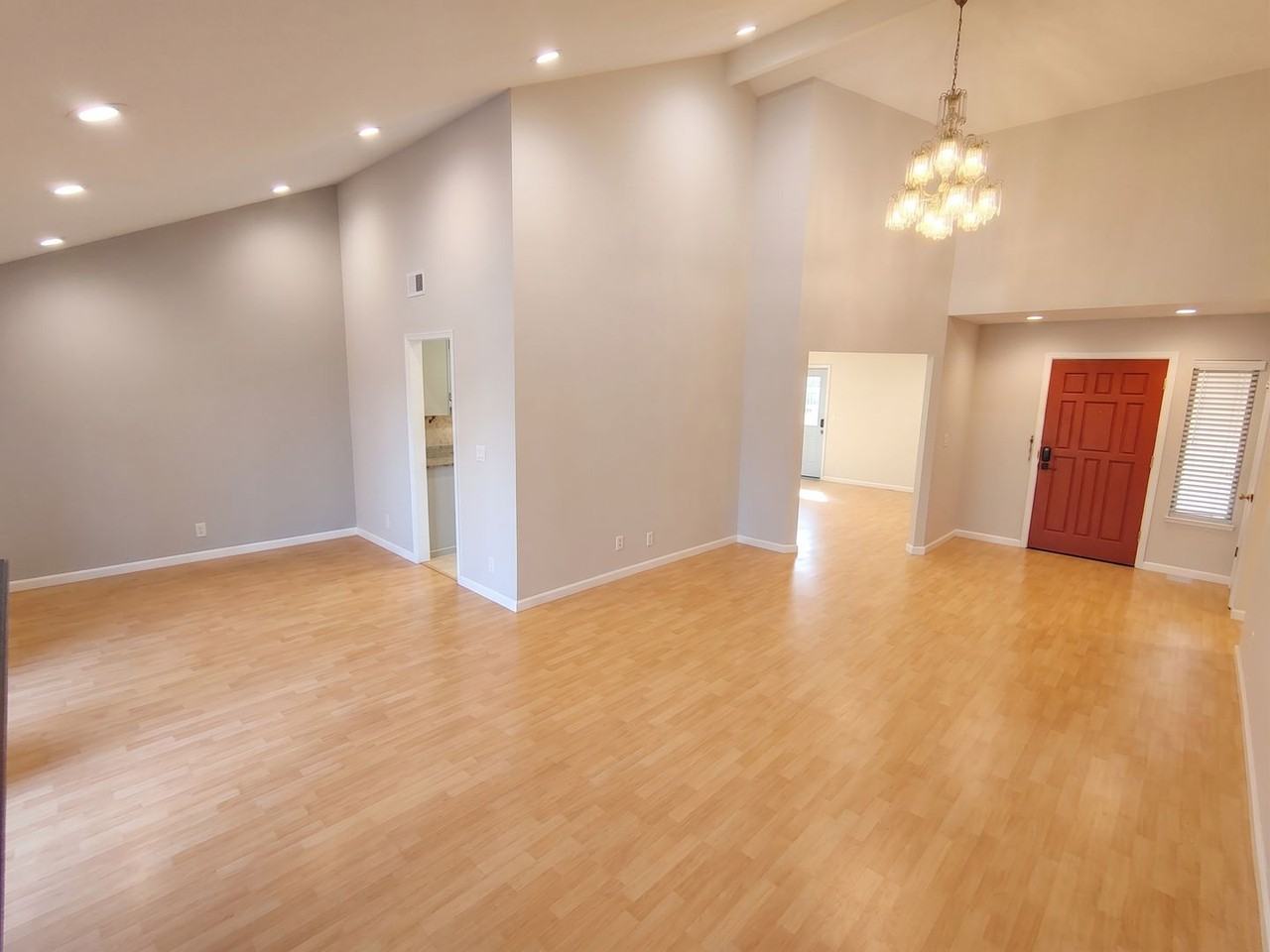 4653 Dinuba St - Photo 4 of 16