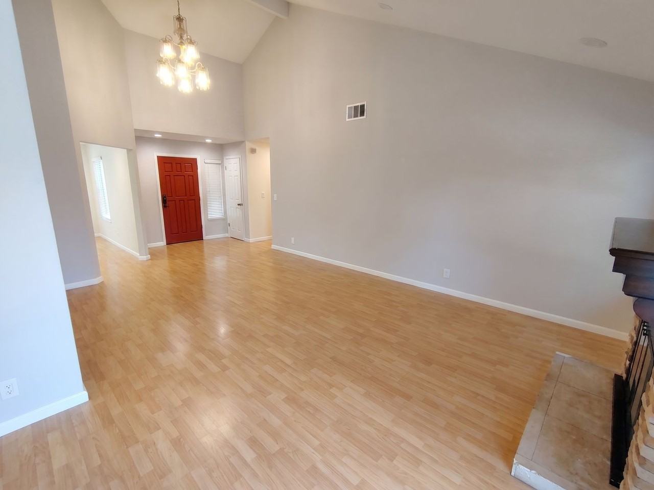 4653 Dinuba St - Photo 5 of 16