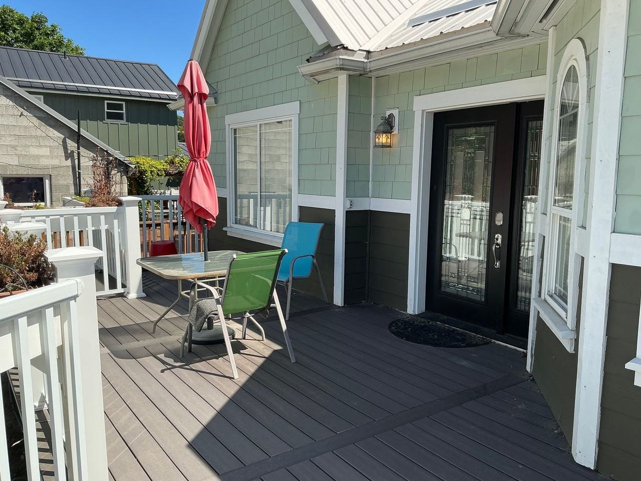 528 E Wapato Ave.- Duplex - Photo 2 of 35