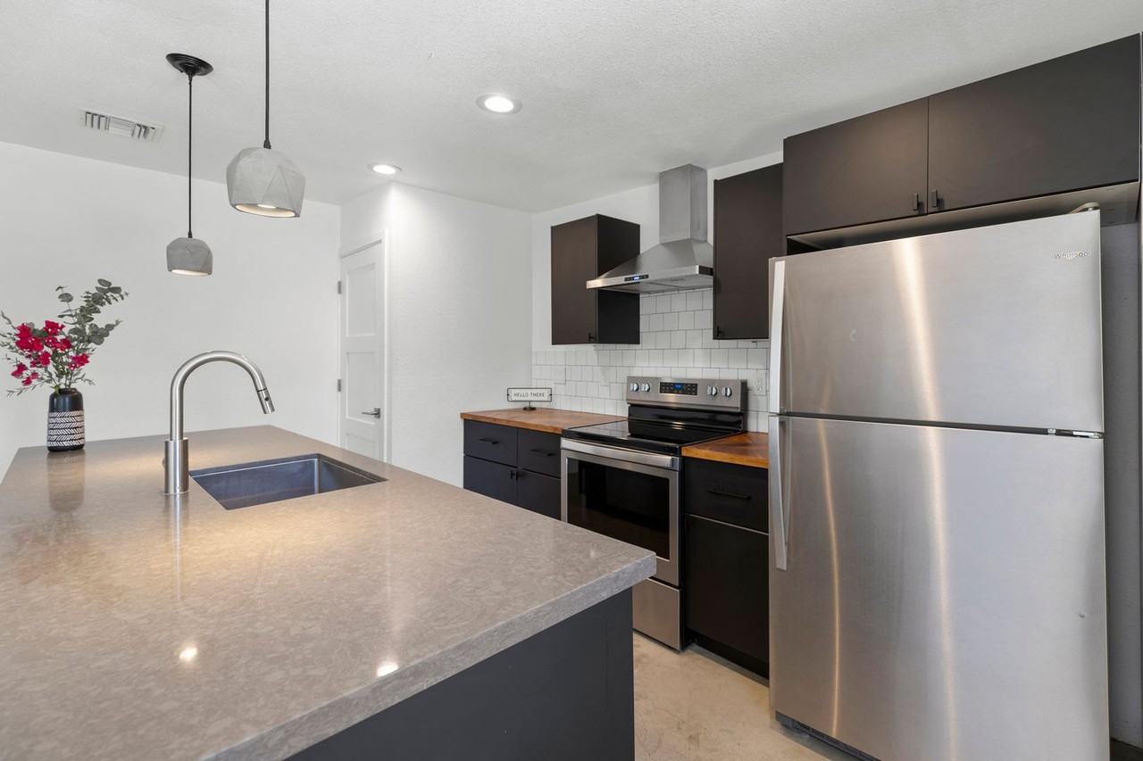 934 W Parkway Blvd - Photo 6 of 24