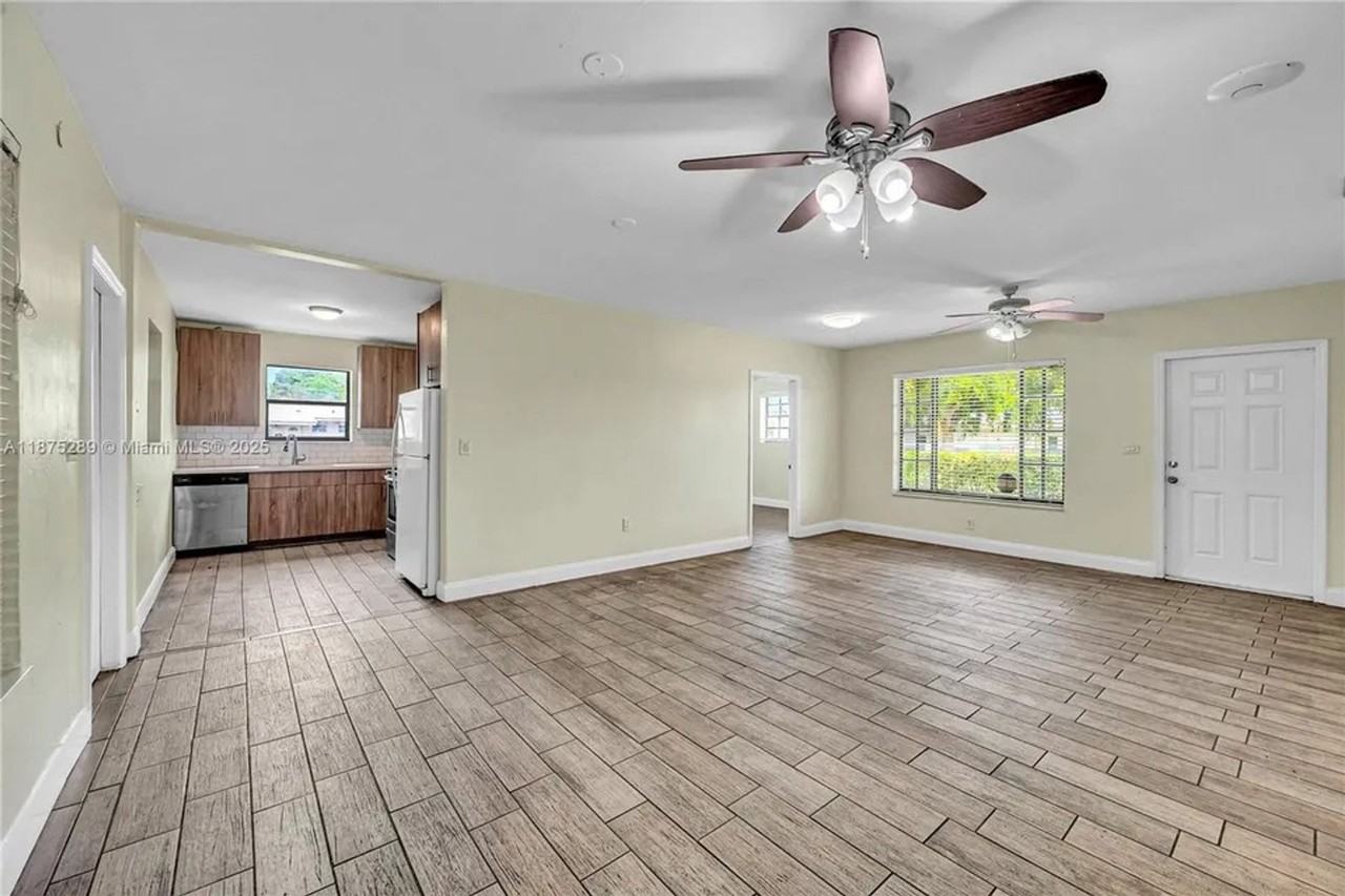 17130 Ne 7th Ave - Photo 5 of 16