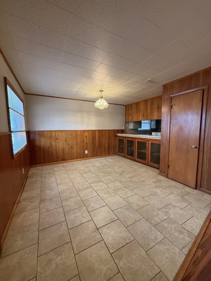 2103 33rd Street - Photo 7 of 12