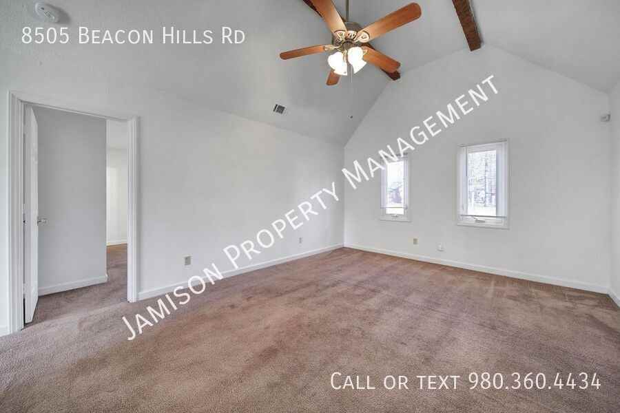 8505 Beacon Hills Rd - Photo 5 of 27